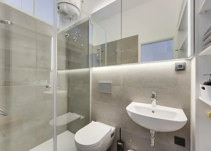 Apartment Center With Parking Laibach