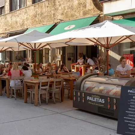 Apartamento Center With Parking